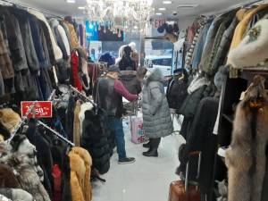 There’s always a steady hum of customers coming to Raffelo’s Furs. Most of the customers to the shop which has been at the same W. 13th St. shop since 1994, are interested in restoring their vintage furs.