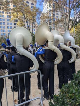 Tuba section, att-enn-shun!