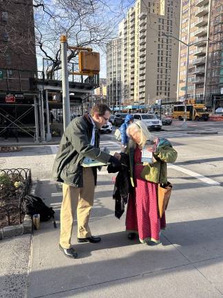 Ben Wetzler gathers petitions in his bid to land on the Democratic primary ballot for City Council District 4 seat. He’s running against five other candidates.