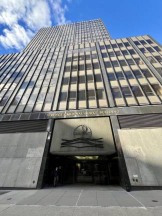 The Terence Cardinal Cooke Center, at 1011 First Avenue in Manhattan, has been the headquarters of the Archdiocese of New York since 1973. Photo by Transpoman