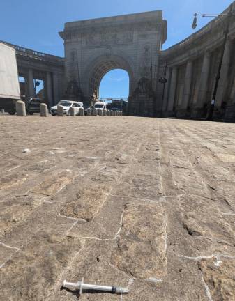 Manhattan Bridge Plaza as it appeared after yet another cleanup bid on September 11, 2024.