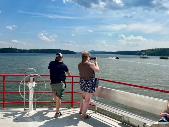 Aboard Hudson River Cruises’ <b>Rip Van Winkle II, </b>spectacular views of the Hudson River reveal themselves on the 90-minute tour. Off to the right is the 1871 Esopus Meadows Lighthouse which has been lovingly restored.