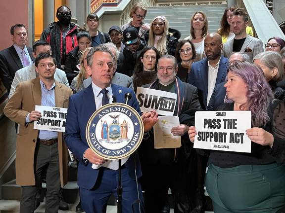 Lower West Side City Councilmember Tony Simone rallying for the implementation of a bill that would mandate psychiatric care for some defendants departing jail, which is based on a report he issued in January.