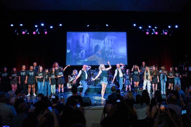 Debbie Gibson and her band performed with Broadway Bound Kids at the end of her “Electric Youth” 35th Anniversary concert.