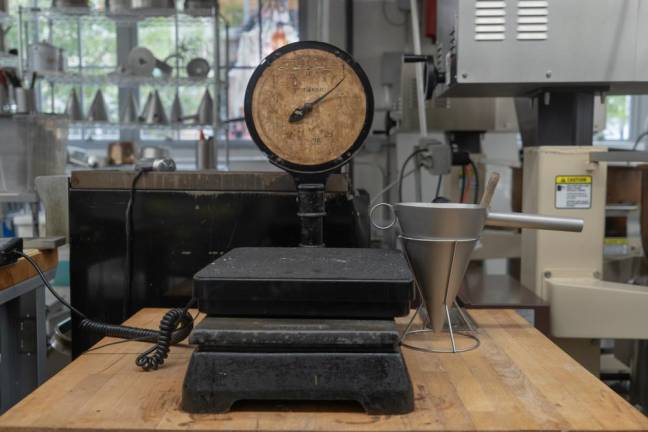 The weighing scale that’s over 120 years old and is used till date to measure the sugar ratios for the buttercrunch recipe.